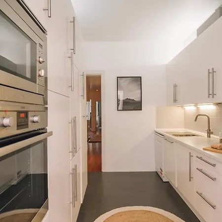 Lansac - 3 Bedrooms And Office In Arroios *