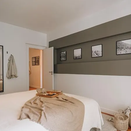 Lansac - 3 Bedrooms And Office In Arroios Лісабон