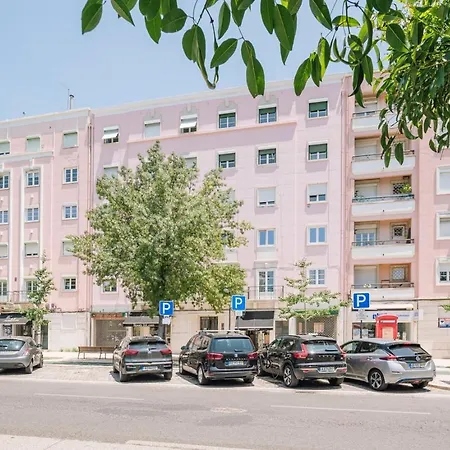 Lansac - 3 Bedrooms And Office In Arroios ליסבון